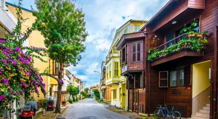 Büyükada Bir Günde Gezilir mi? Günübirlik Adalar Gezisi Yeterli Olur mu?