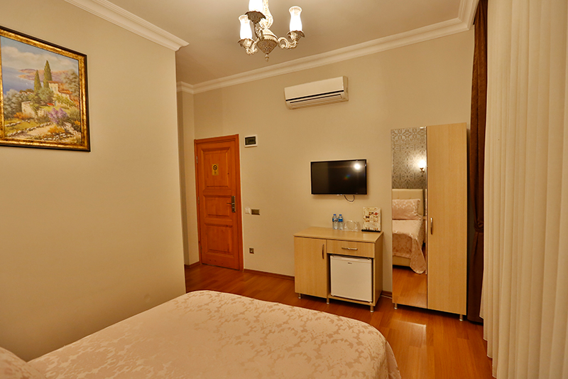 Mimoza Butik Balkonlu Deluxe Oda 2