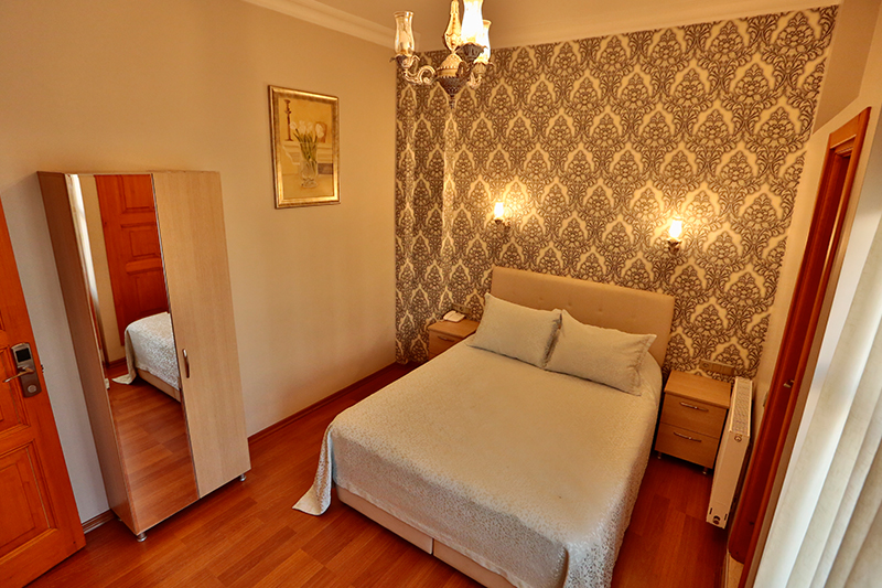 Mimoza Butik Deluxe Oda 1